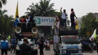 Banding Gubernur Jabar Soal UMSK Ingatkan Upah Adalah Hasil Perjuangan Buruh Banding Gubernur Jabar Soal UMSK Ingatkan Upah Adalah Hasil Perjuangan Buruh