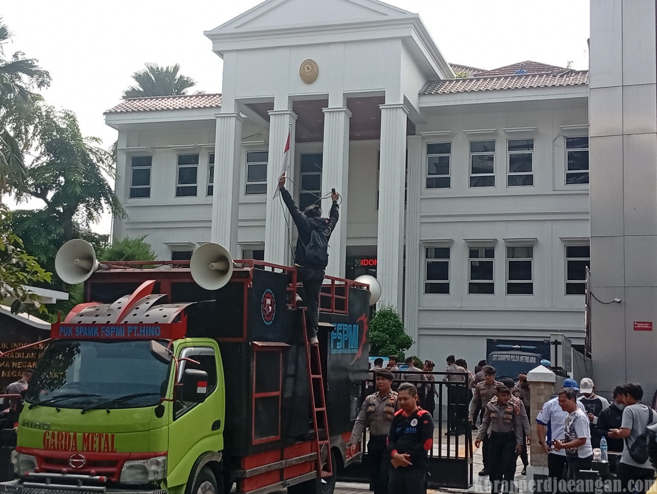 Polemik UMSK Jabar 2026 Semakin Memanas, Buruh Turun Aksi Tolak Proses Banding