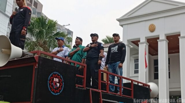 Dibalik Aksi Buruh KSPI Jabar di PTTUN:  Si Jalu Dan Pasukan Berada di Garis Depan
