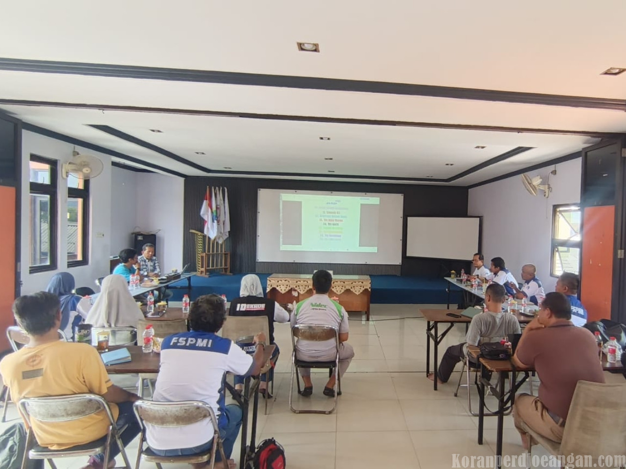 Perkuat Solidaritas dan Kekompakan, PC SPEE FSPMI Bekasi Bentuk Team Building