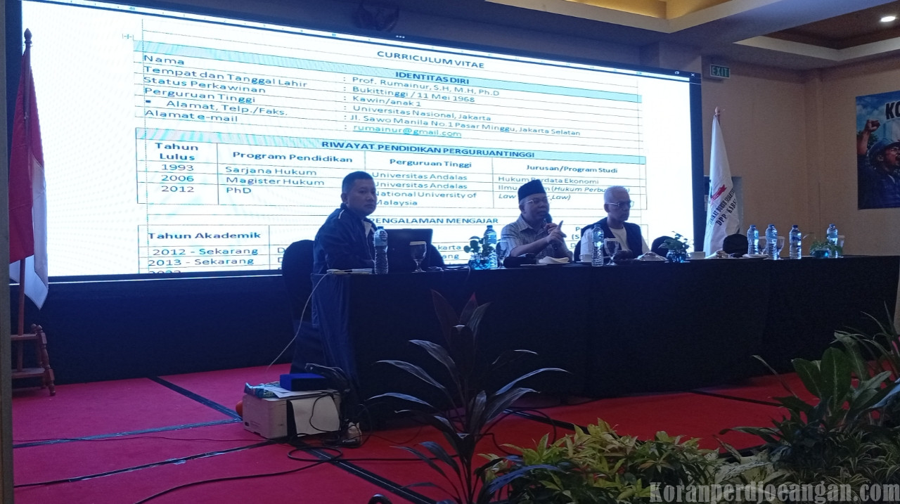 Peserta Rakernas KSBSI Perdalam Hukum Acara Pengadilan Hubungan Industrial