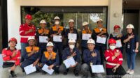 10 Peserta PT Ori Polytec Composites Raih Sertifikat K3 Safety Leader