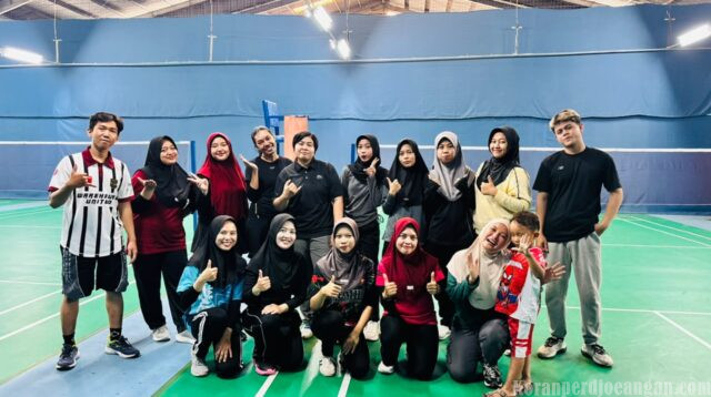 Tingkatkan Kekompakan Dengan Olahraga Serikat FSPMI PT SAI Gelar Fun Badminton