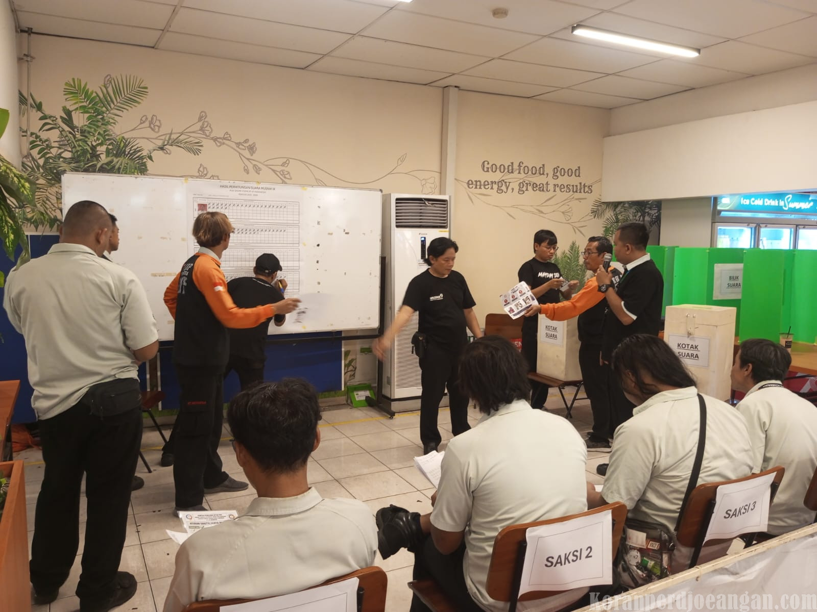 Keceriaan Warnai Penghitungan Suara MUSNIK IX PUK PT AT Indonesia