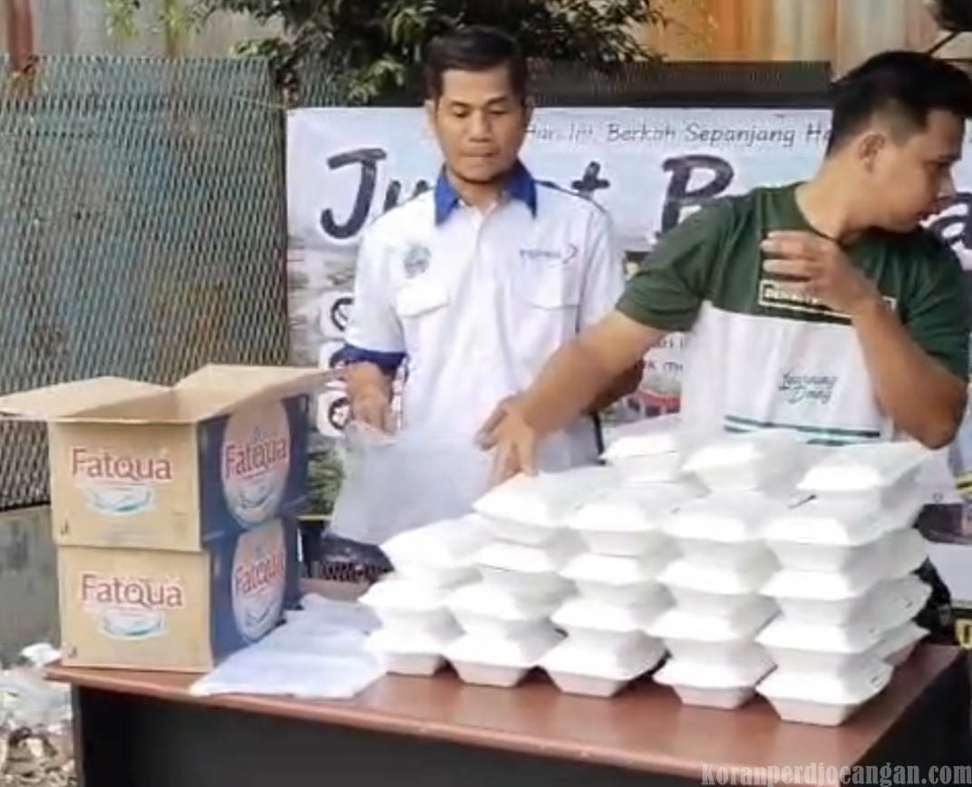 Jumat Berkah, PUK SPLP FSPMI PT Garuda Yamato Steel Bagikan 200 Porsi Sarapan untuk Karyawan