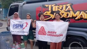 PT Paxar Indonesia (Avery Dennison SG Indonesia) Salurkan Bantuan Air Bersih untuk Warga Perum Bumi Cahaya Residence