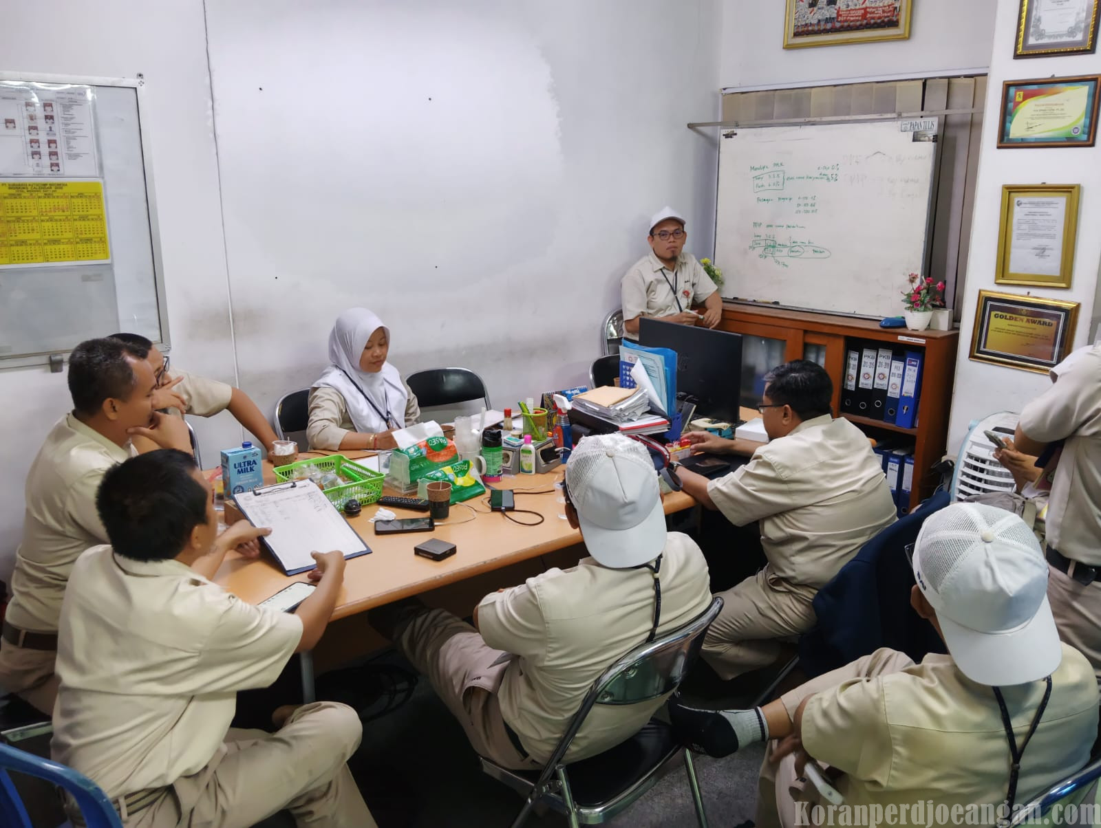 Dibalik Meja Perundingan: Perjuangan Tak Kenal Lelah Serikat Pekerja