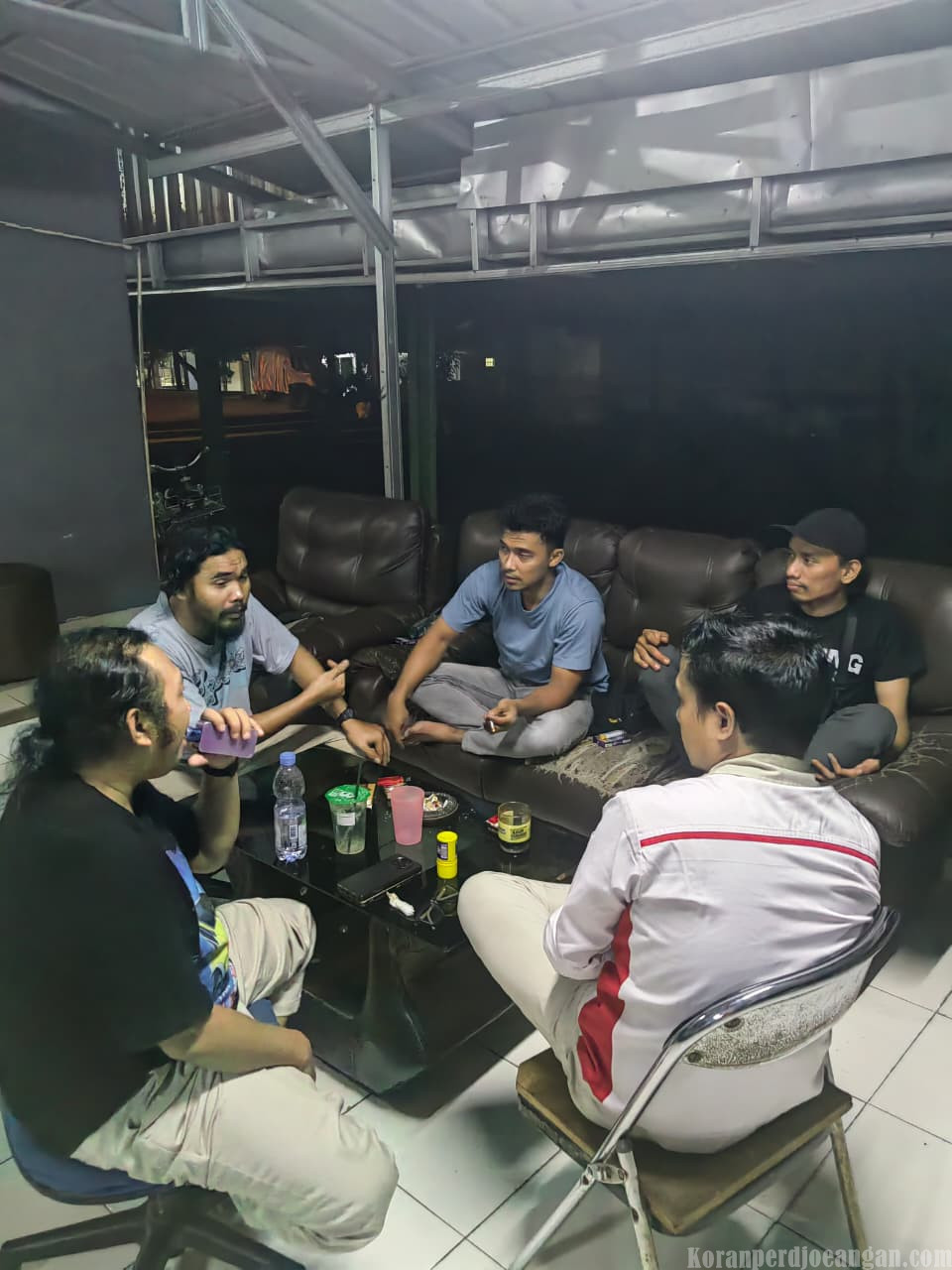 Dulu Satu Pesan Ribuan Datang Kini Ratusan Notifikasi Nol Tindakan, Mengapa Keadilan Tak Pernah Lahir dari Kata Manis Sinergi