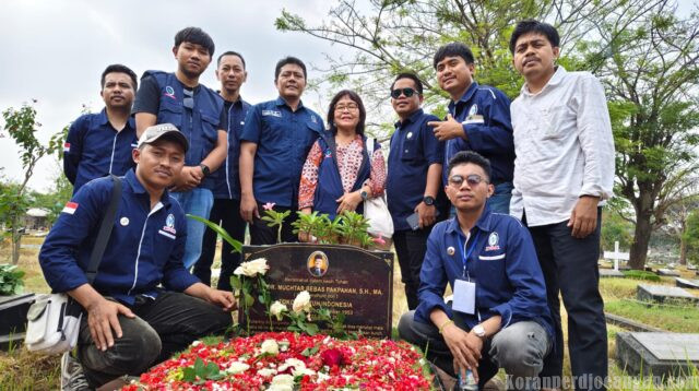 Hari Terakhir Rakernas KSBSI, Pengurus dan Peserta Ziarah ke Makam Mochtar Pakpahan