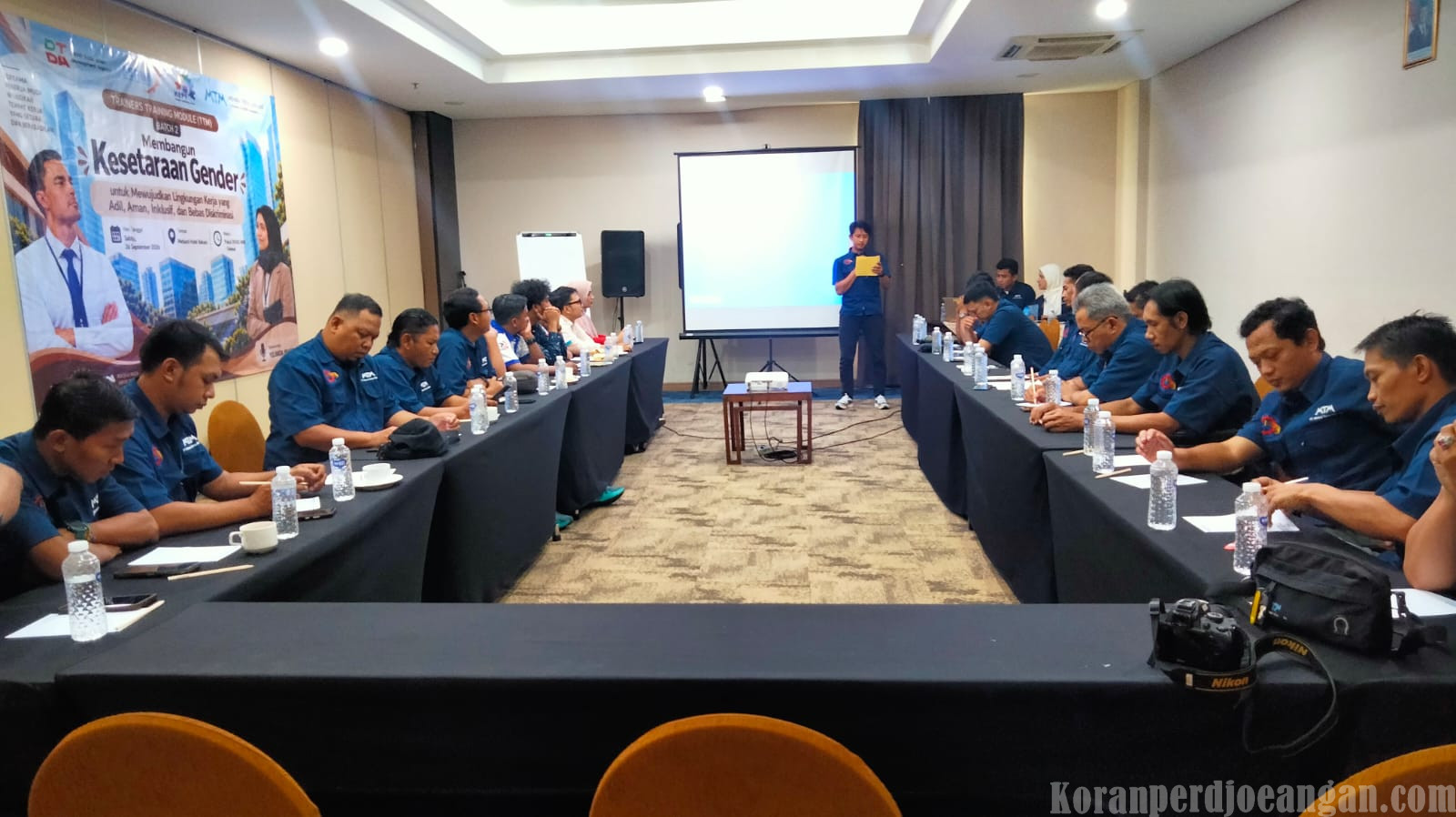 Pimpinan Unit Kerja SPAMK FSPMI PT. Menara Terus Makmur gelar Trainers Training Module Batch 2 di Metland Hotel Tambun.