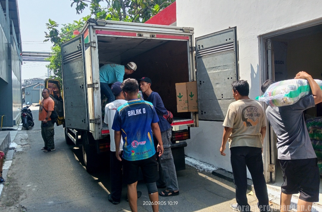 Program KPJ Terus Berjalan, PUK SPAI FSPMI Ikapharmindo Distribusikan Sembako Bersubsidi