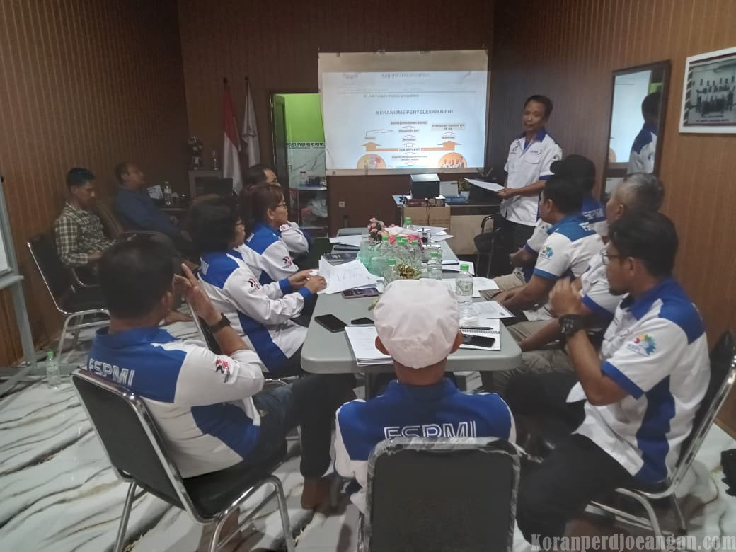 FSPMI PT Kerta Rajasa Raya Selenggarakan Pendidikan Hukum Ketenagakerjaan dan Teknis Mekanisme Advokasi