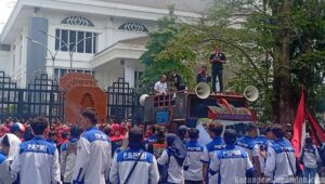Aksi Serentak FSPMI, Gerakan Buruh yang Tak Bisa Dianggap Kaleng-Kaleng