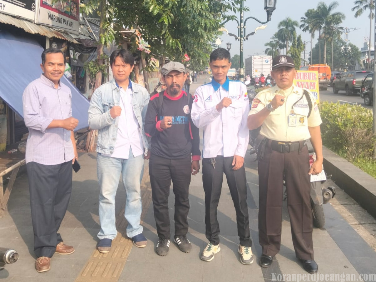 Konsisten dan Patuh terhadap Instruksi Organisasi, Serikat Pekerja FSPMI Indomarco Prismatama Bogor Turun Aksi ke PTTUN Jakarta
