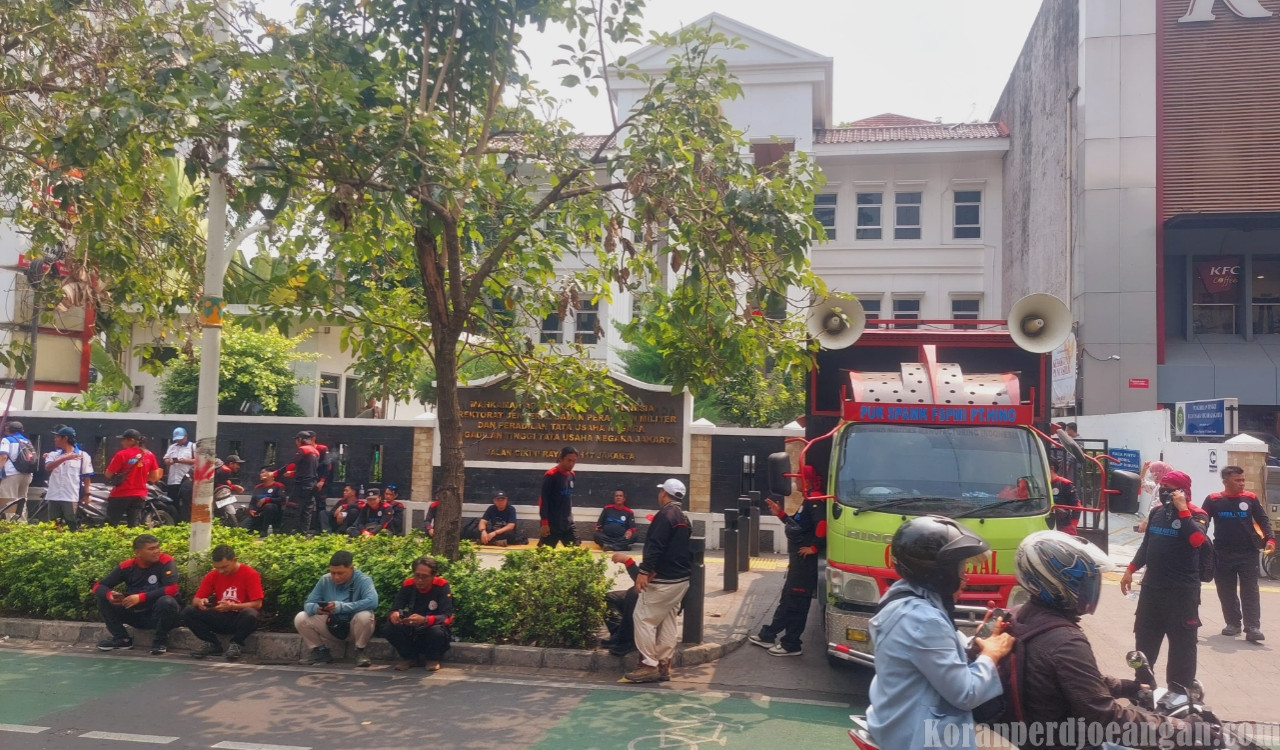 Buruh KSPI Jabar Menuntut PTTUN Jakarta Segera Memutus dan Menolak Perkara Banding yang Diajukan KDM Perihal UMSK