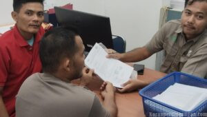 Serikat Pekerja FSPMI PT Asian Agri Serahkan Surat Bipartit Pertama kepada Manajemen PT IIS Kebun Sei Lala