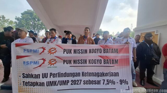 Tuntut UU Ketenagakerjaan disahkan buruh Batam datangi kantor DPRD kota Batam