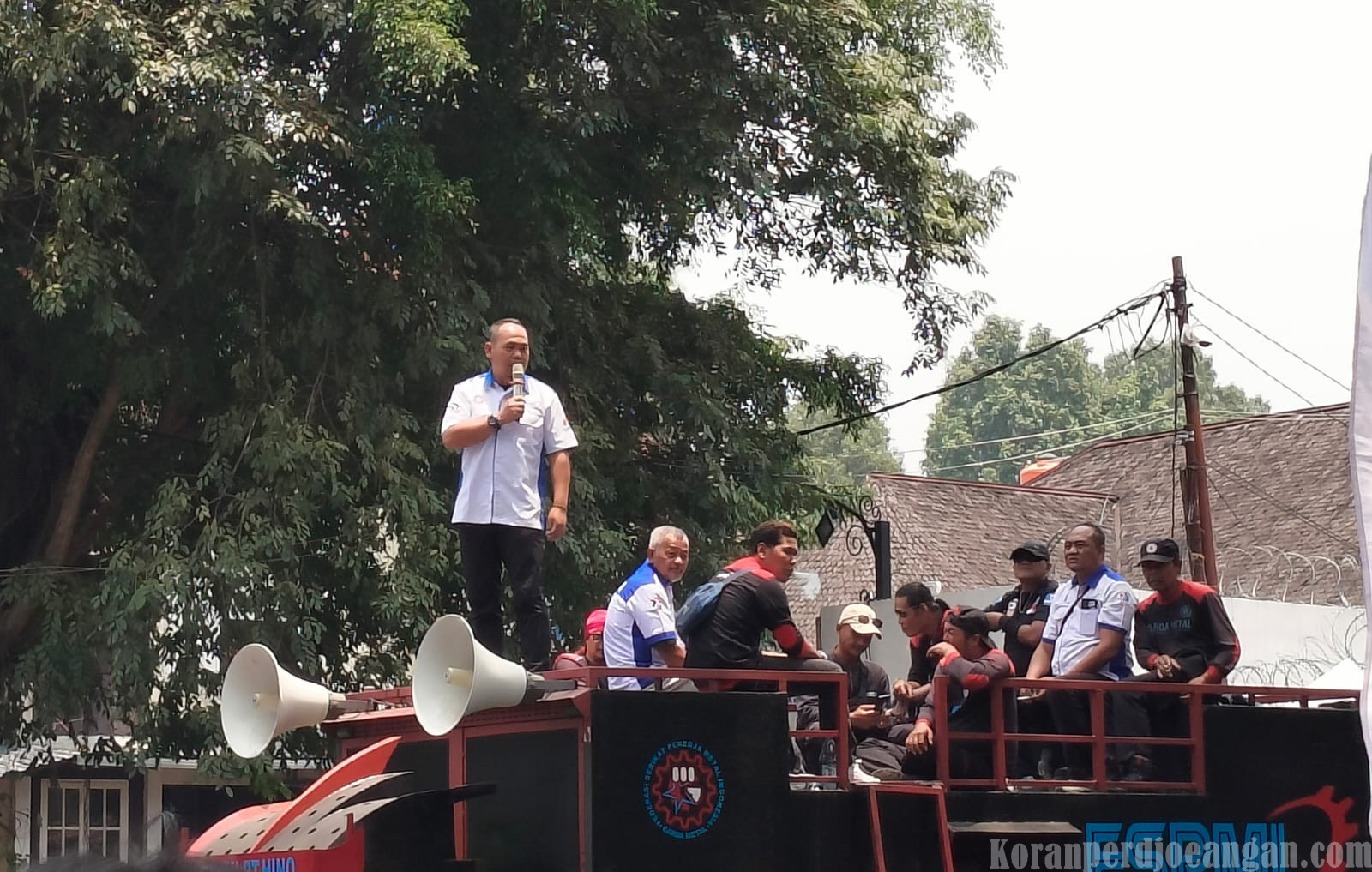 Gelorakan Spirit Kesaktian Pancasila, Ketua DPW FSPMI Jabar Pimpin Aksi Serentak di DPRD Jawa Barat