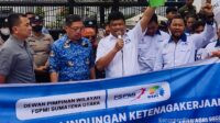 Massa Buruh FSPMI Geruduk Kantor DPRD Sumut, Tuntut Disahkannya UU Pelindungan Buruh tanpa Omnibus Law