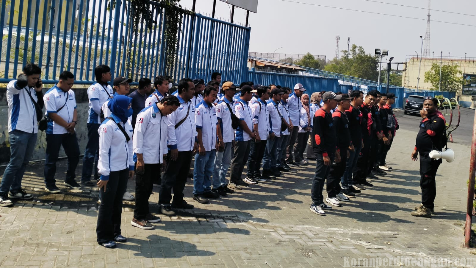 FSPMI Gresik Bergerak, Sampaikan Aspirasi di Kantor Gubernur Jawa Timur