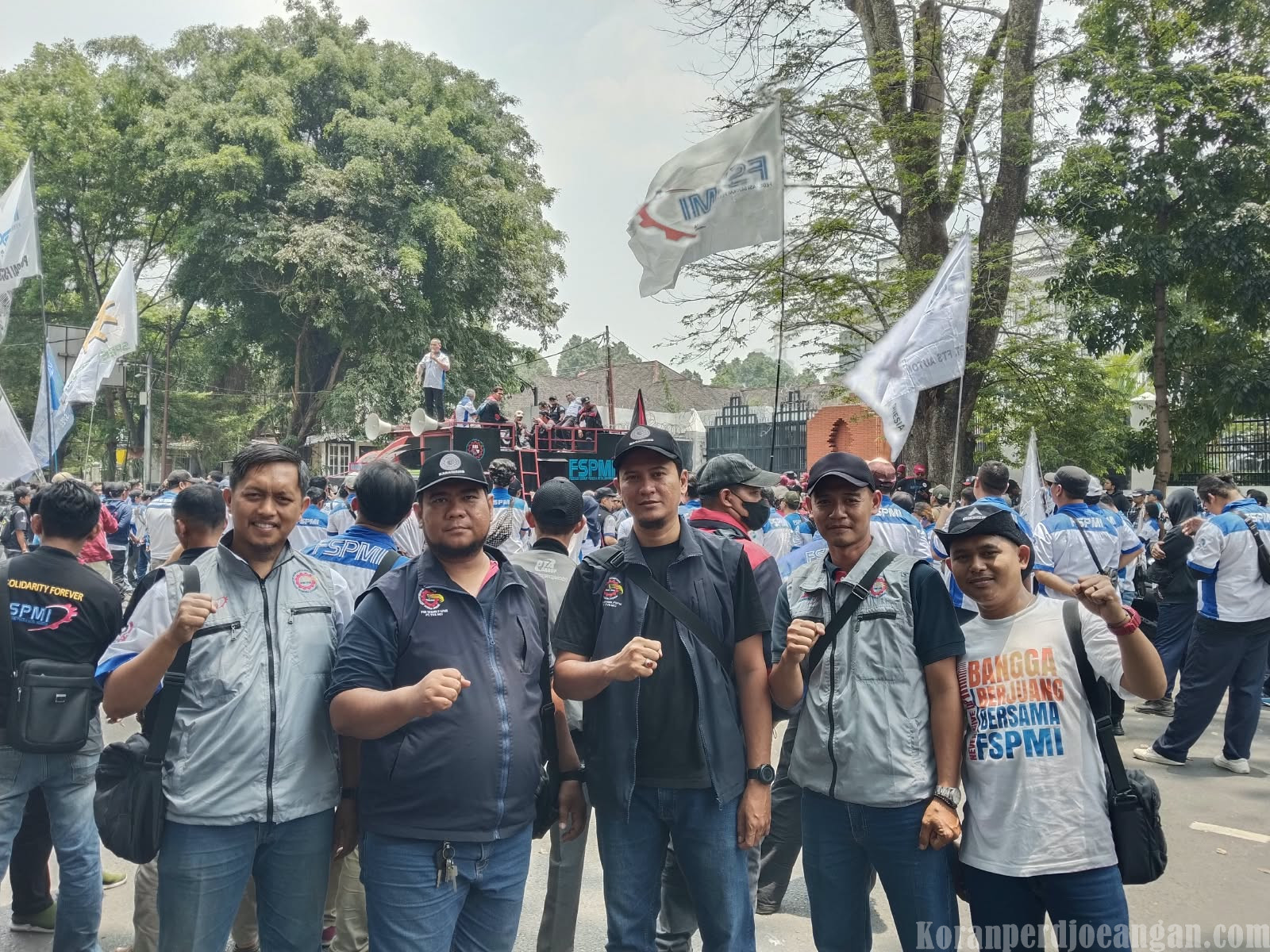 PUK SPAMK FSPMI PT TVS MCI Turun ke Jalan, Gelar Aksi di DPRD Jabar Bawa Lima Tuntutan Krusial Buruh