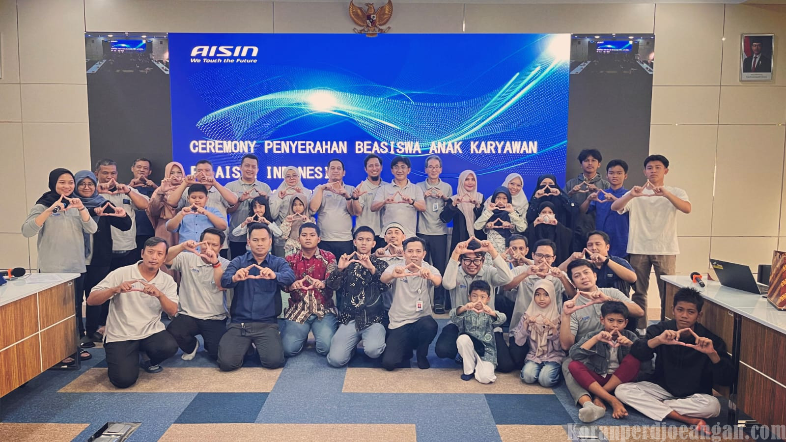 PUK SPAMK FSPMI PT Aisin Indonesia Bersama Manajemen Salurkan Beasiswa Anak Karyawan