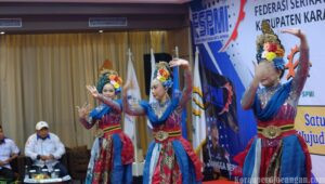 Tari Jaipongan Meriahkan Muscab Bersama PC SPA FSPMI Karawang