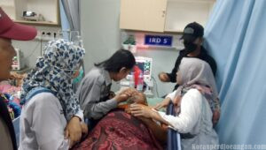 PUK FSPMI DKB Tunjukkan Solidaritas, Jenguk Rekan Kerja yang Dirawat Intensif di RSUD Bekasi