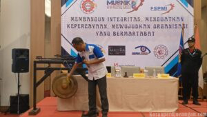 Ketua PC SPAMK FSPMI Karawang Asmat Serum, Resmi Membuka MUSNIK VIII PUK SPAMK FSPMI PT NT Piston Ring Indonesia