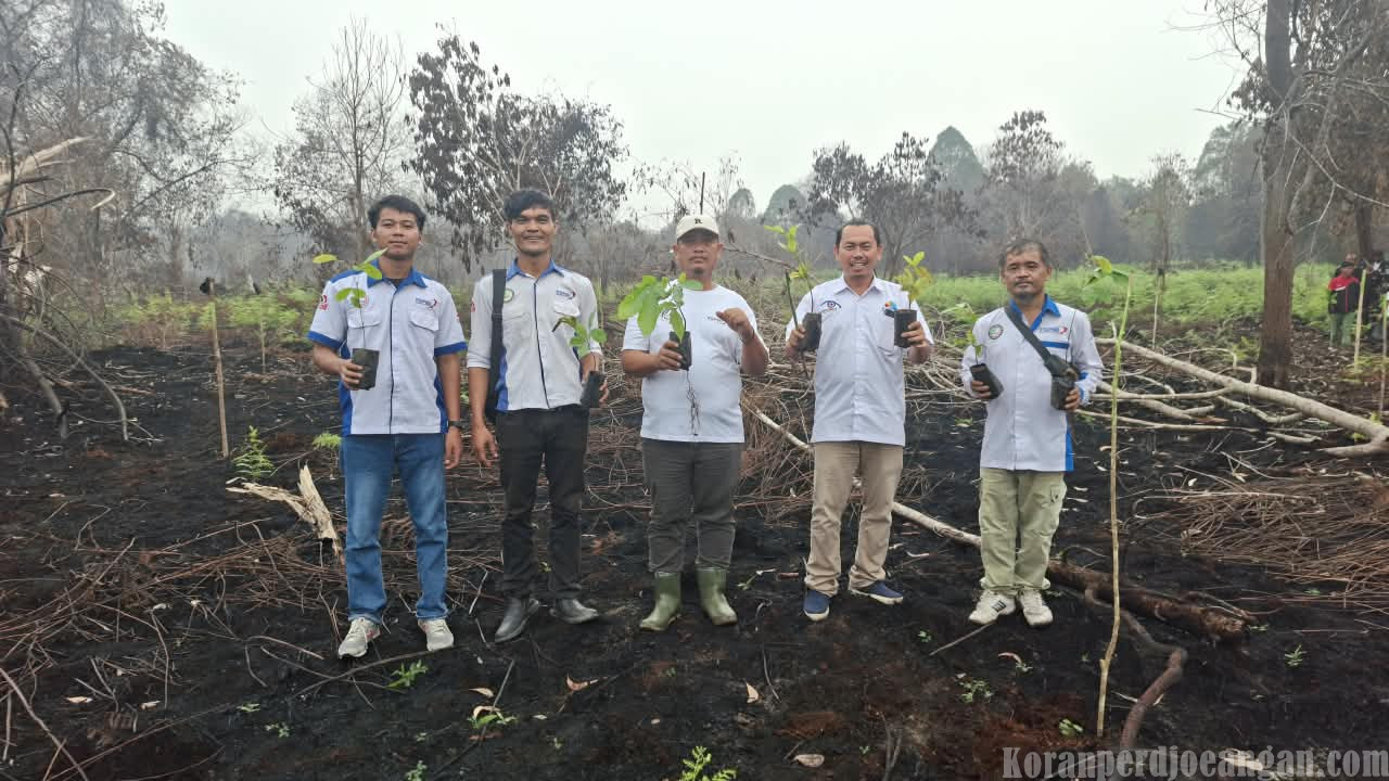 Peduli Lingkungan di Tengah Ancaman Karhutla, Serikat Pekerja FSPMI PT Musim Mas Ikut Tanam 1000 Pohon di Dayun