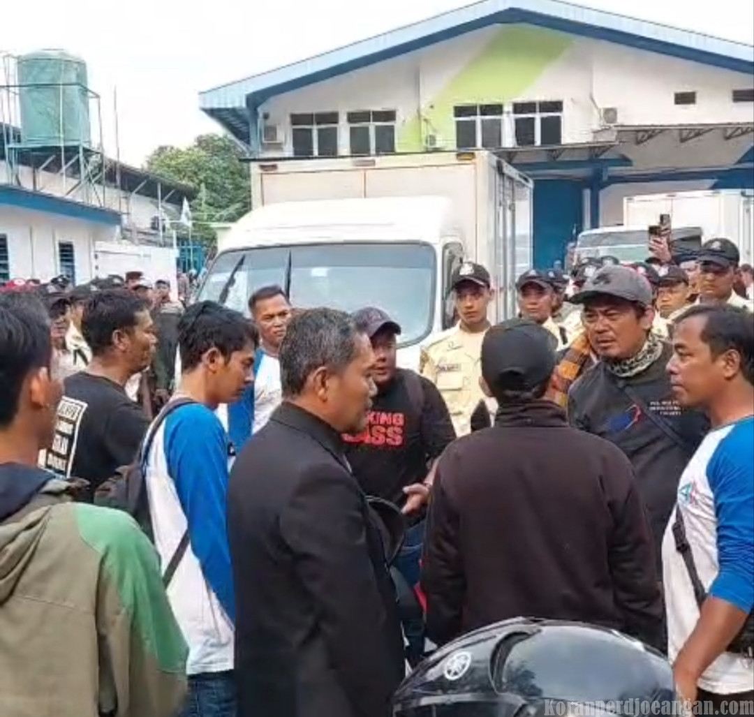 Buruh Borwita Cita Prima Lawan PHK Sepihak dan Desak Penghapusan Outsourcing