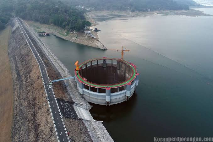 Bendungan Raksasa Jatiluhur yang Mengubah Wajah Purwakarta