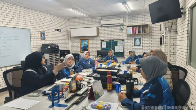 Study Circle Pekerja Muda Perempuan PUK Omron Bahas Kesetaraan Gender