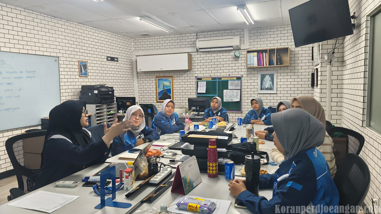 Study Circle Pekerja Muda Perempuan PUK Omron Bahas Kesetaraan Gender