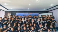 Sajak Untuk 52 PENA Buruh Dalam Pelatihan Dasar Jurnalistik Media Perdjoeangaan Bekasi Sajak Untuk 52 PENA Buruh Dalam Pelatihan Dasar Jurnalistik Media Perdjoeangaan Bekasi
